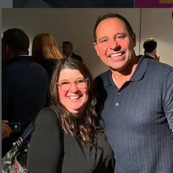 Laura Bren en evento de liderazgo en el Museo Fortabat